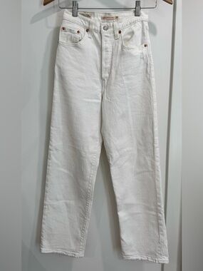 Levi's White Ribcage Straight Ankle Jeans